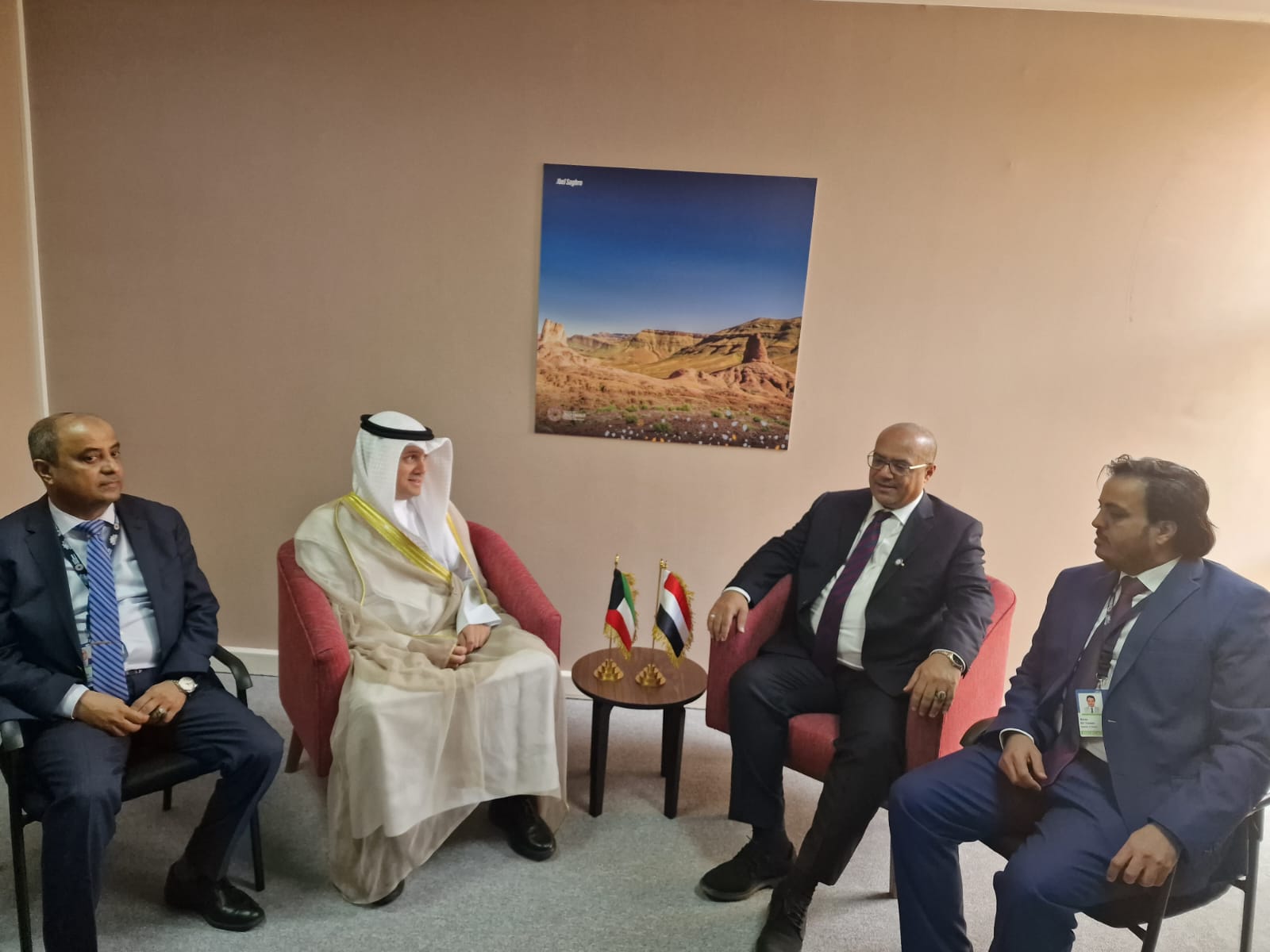 وزراء التخطيط والمالية والكهرباء يلتقون وزير المالية الكويتي
