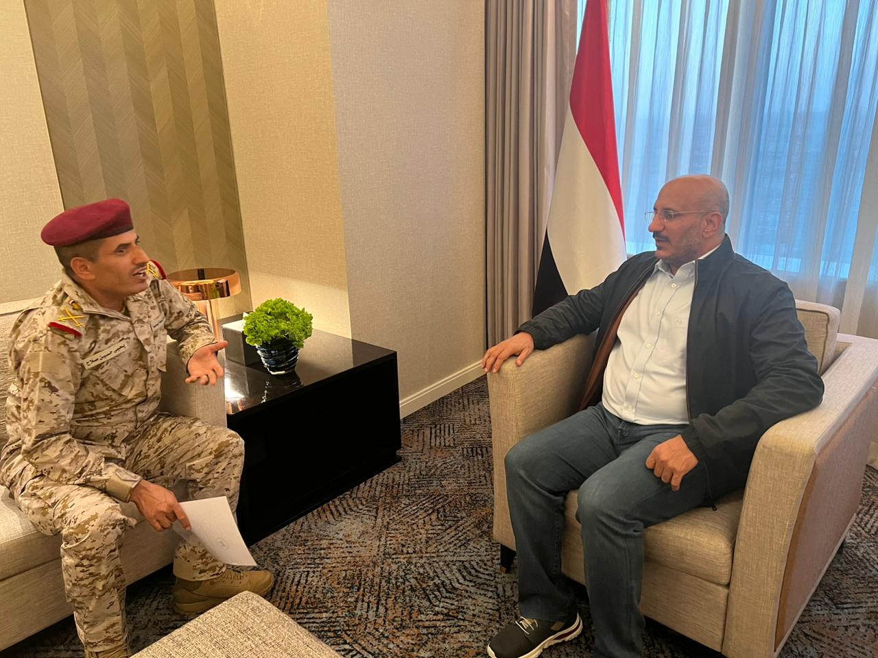العميد طارق يلتقي قائد المنطقة العسكرية الخامسة