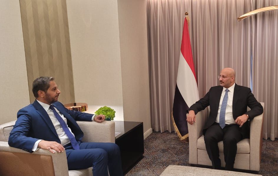 عضو مجلس القيادة العميد طارق صالح يلتقي السفير الجيبوتي
