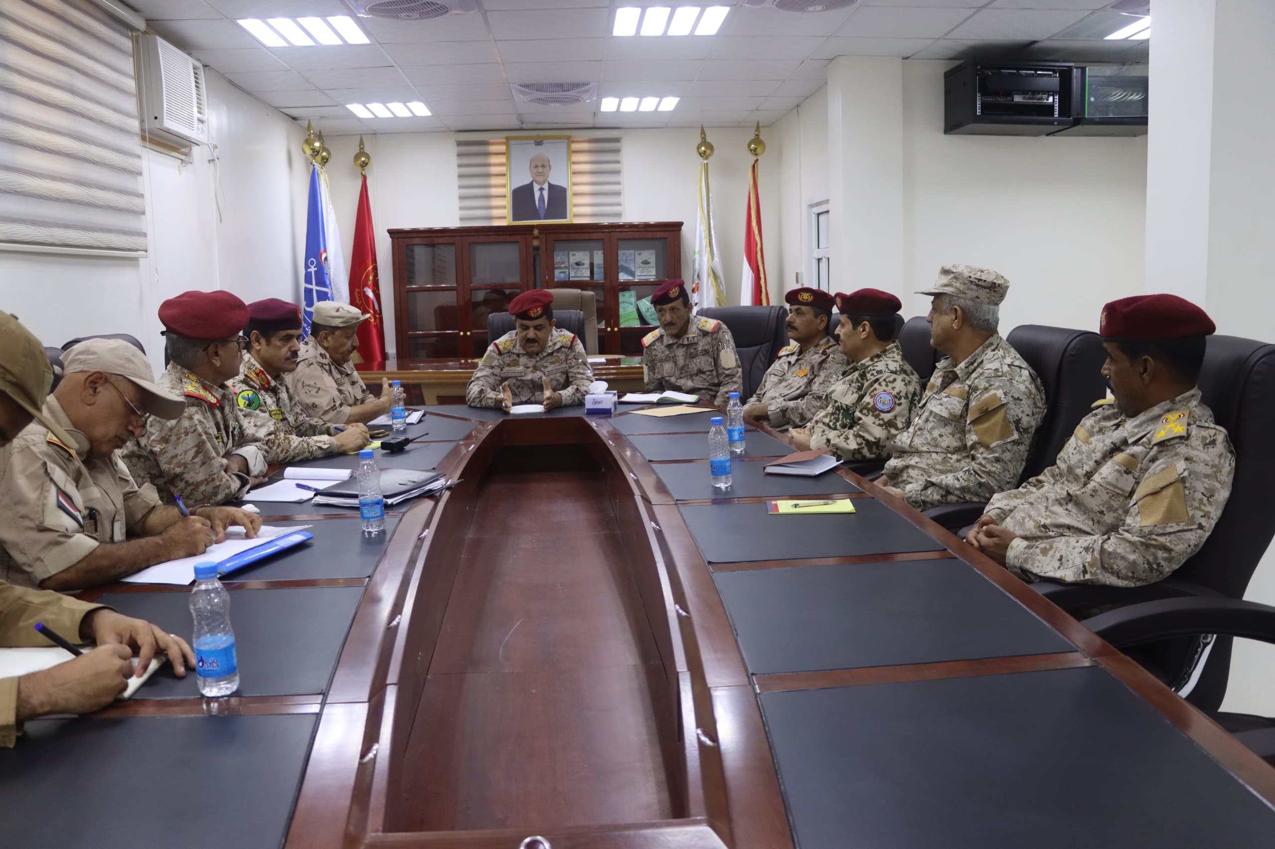 وزير الدفاع يدشن عمل هيئة العمليات المشتركة في عدن