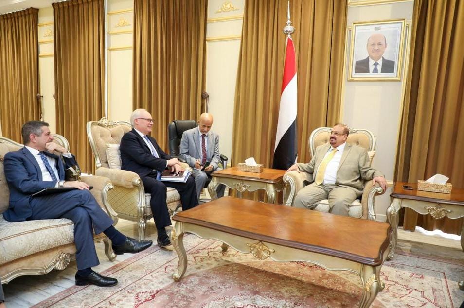 رئيس مجلس النواب يناقش مع المبعوث الامريكي فرص إحلال السلام والاستقرار في اليمن