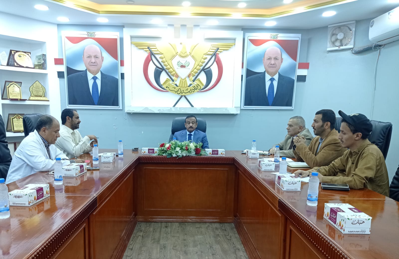محافظة شبوة يطلع على خطة توسعة مستشفى شبوة