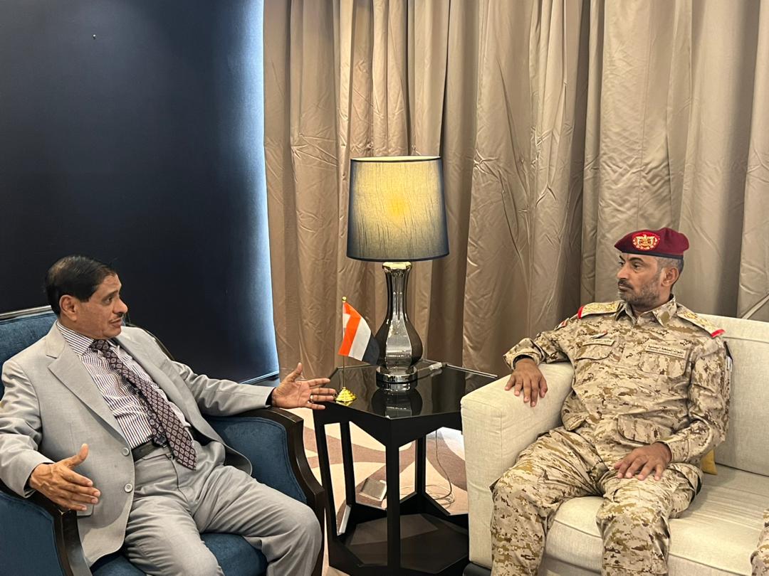 عضو مجلس القيادة الرئاسي البحسني يوجه بتنفيذ نزولات ميدانية للألوية والوحدات العسكرية