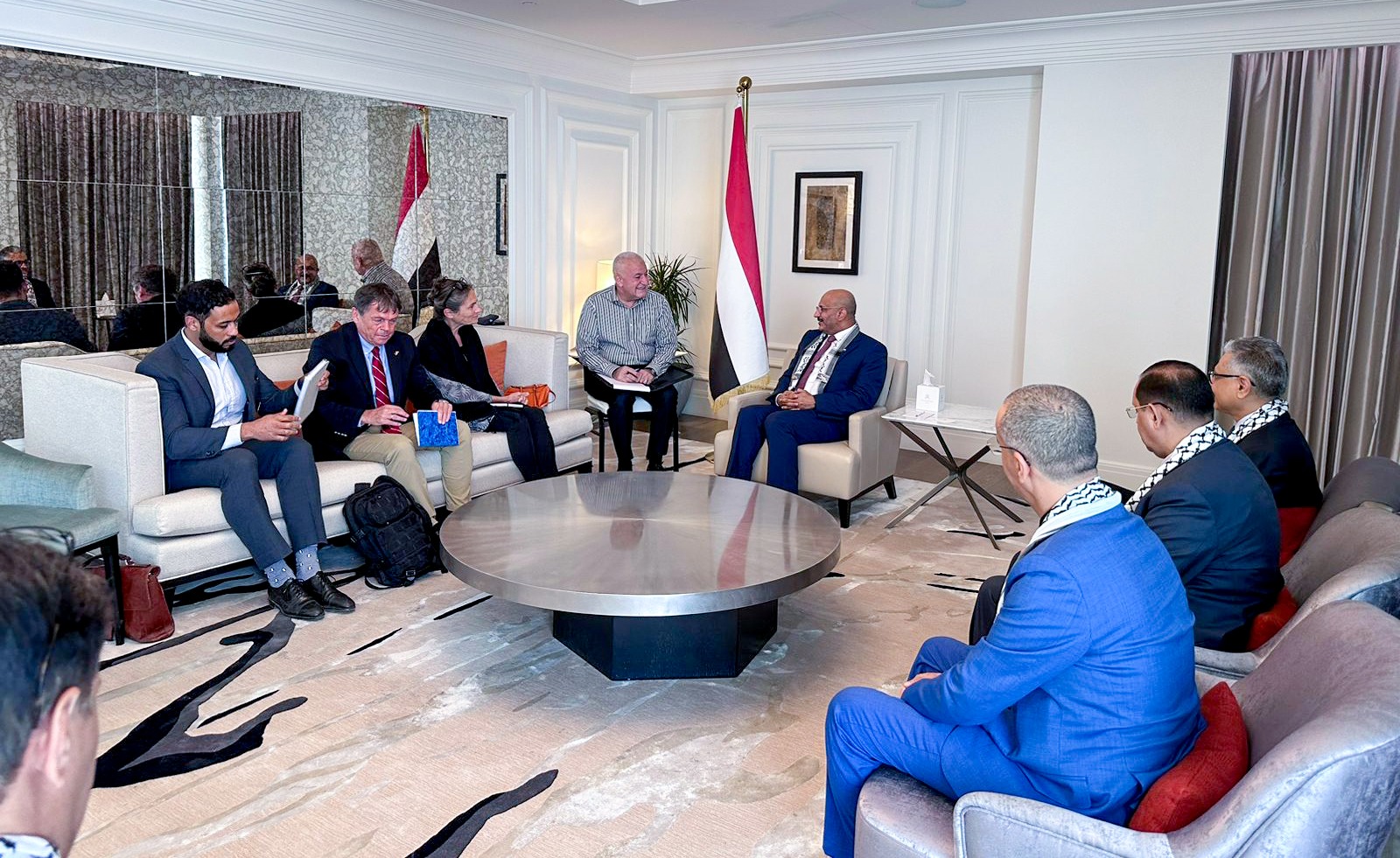 العميد طارق صالح يبحث مع سفيري المانيا وهولندا تطورات الأوضاع المحلية والإقليمية