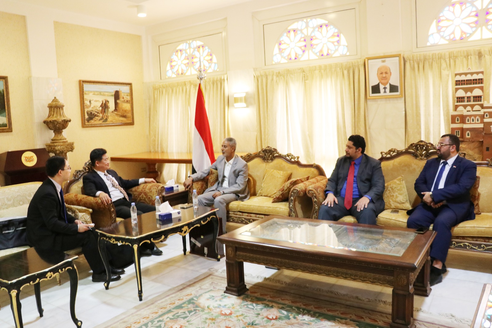 وكيل وزارة الصحة يشيد بالدعم الصيني للقطاع الصحي في اليمن