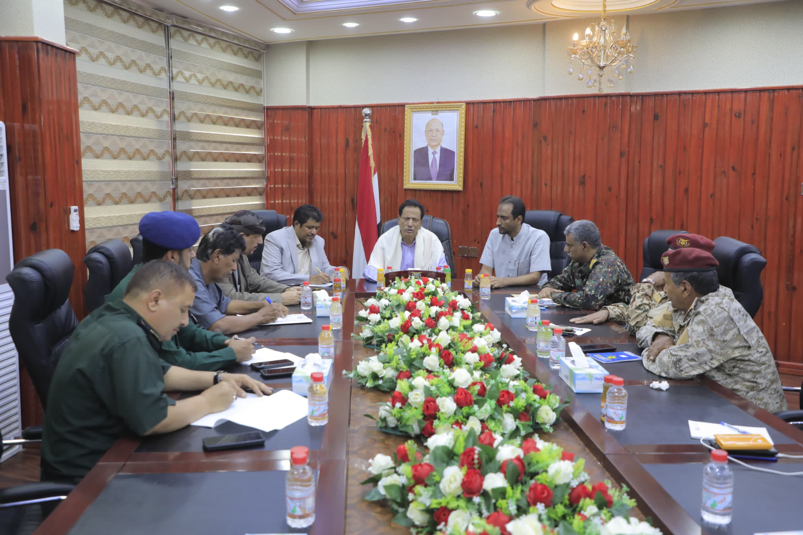 اللجنة الأمنية بالمهرة تناقش جهود حفظ الأمن والاستقرار بالمحافظة