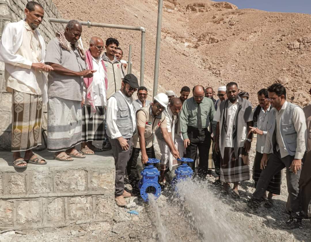 افتتاح ثلاثة خزانات مياه في قرى بمديرية تريم بحضرموت