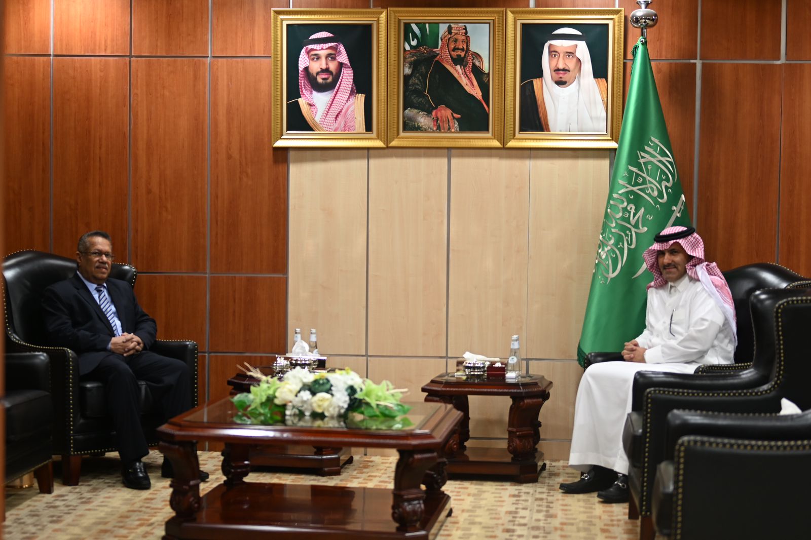 رئيس مجلس الشورى يناقش مع السفير السعودي مستجدات الاوضاع في اليمن