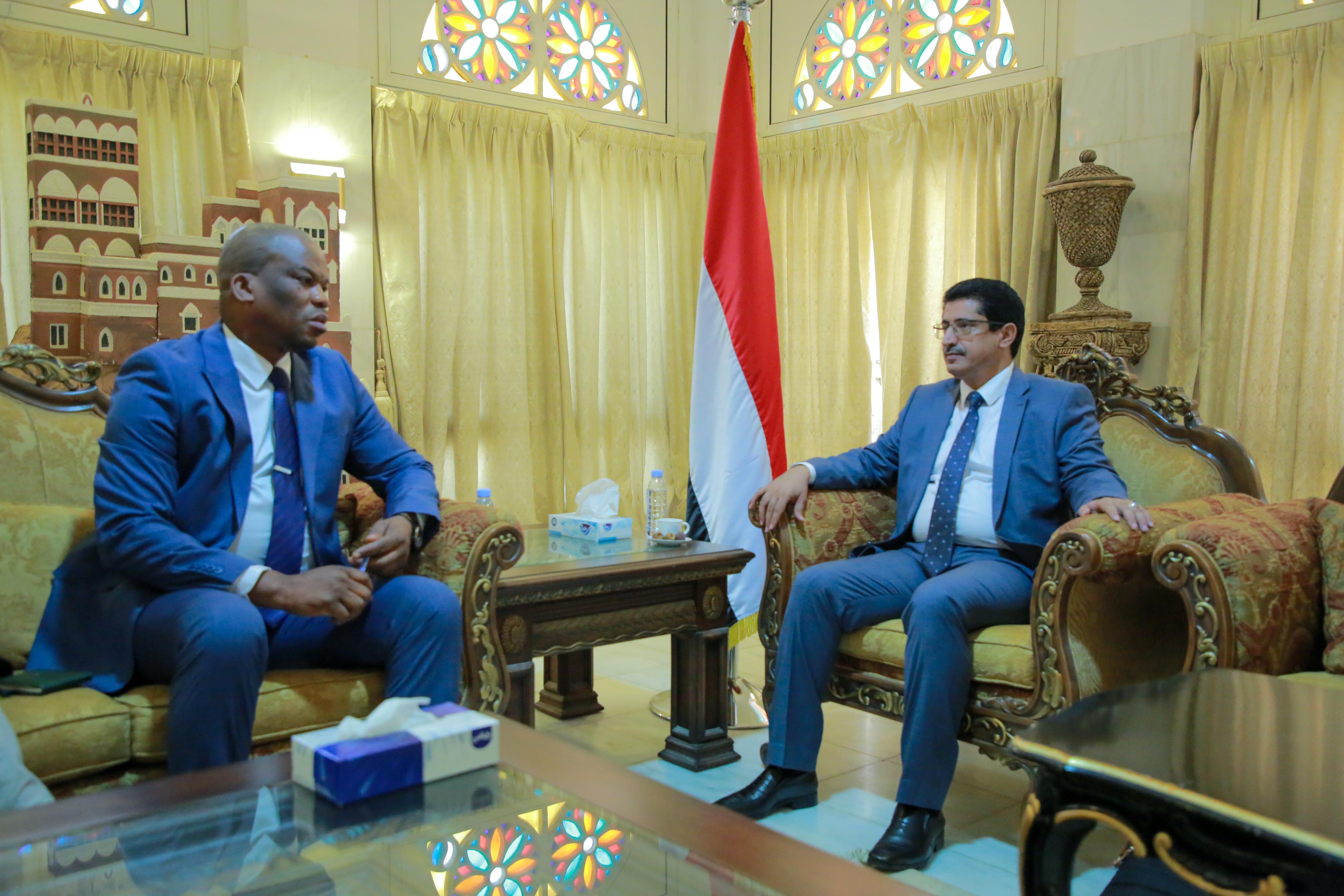وكيل وزارة الخارجية يلتقي سفير جمهورية جنوب أفريقيا لدى اليمن