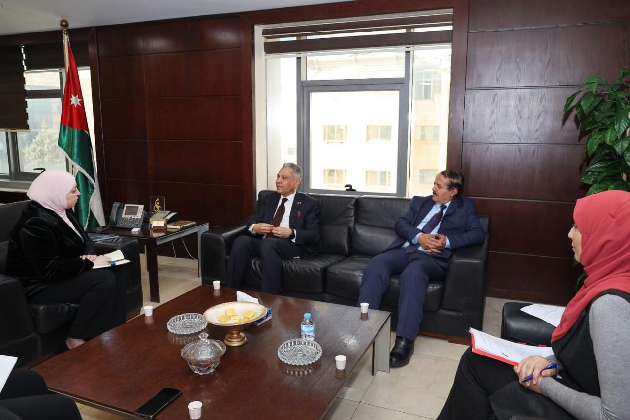 السفير فقيرة يبحث مع وزيرة النقل الأردنية مجالات التعاون المشترك