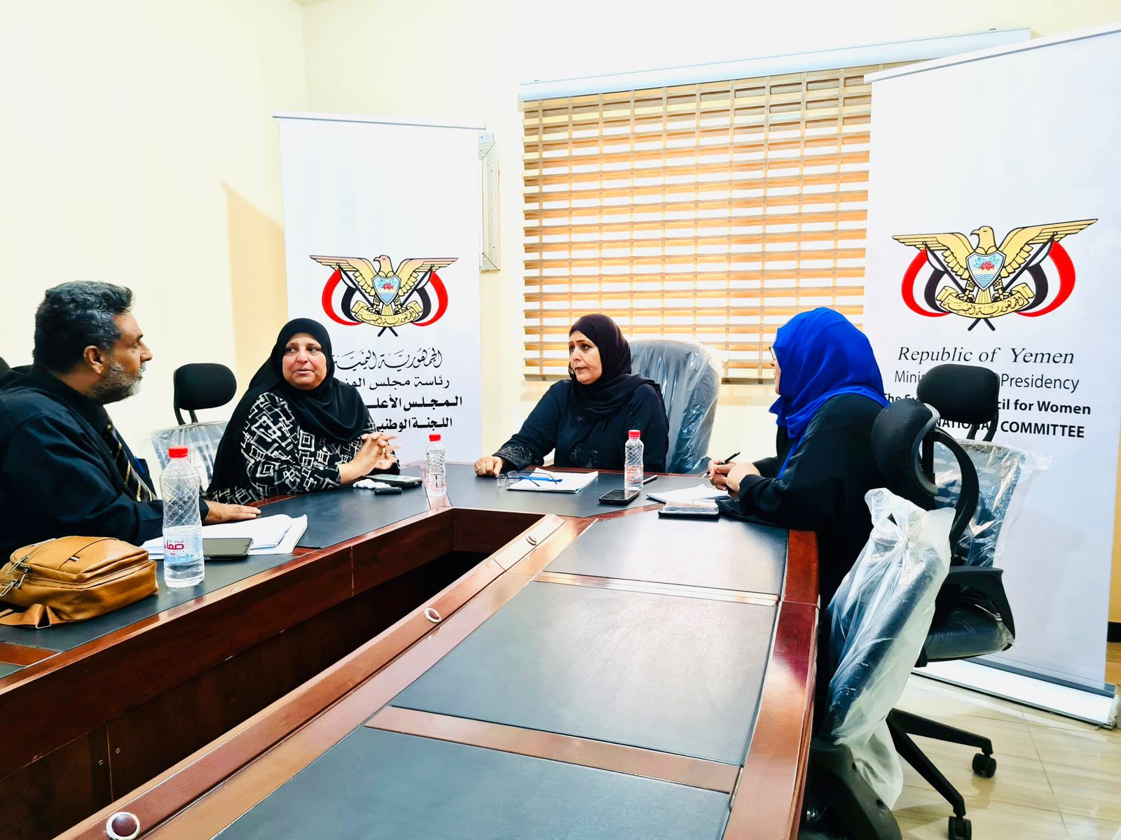 لقاء بعدن يناقش آليات العمل المشترك بين اللجنة الوطنية للمرأة واتحاد نساء اليمن
