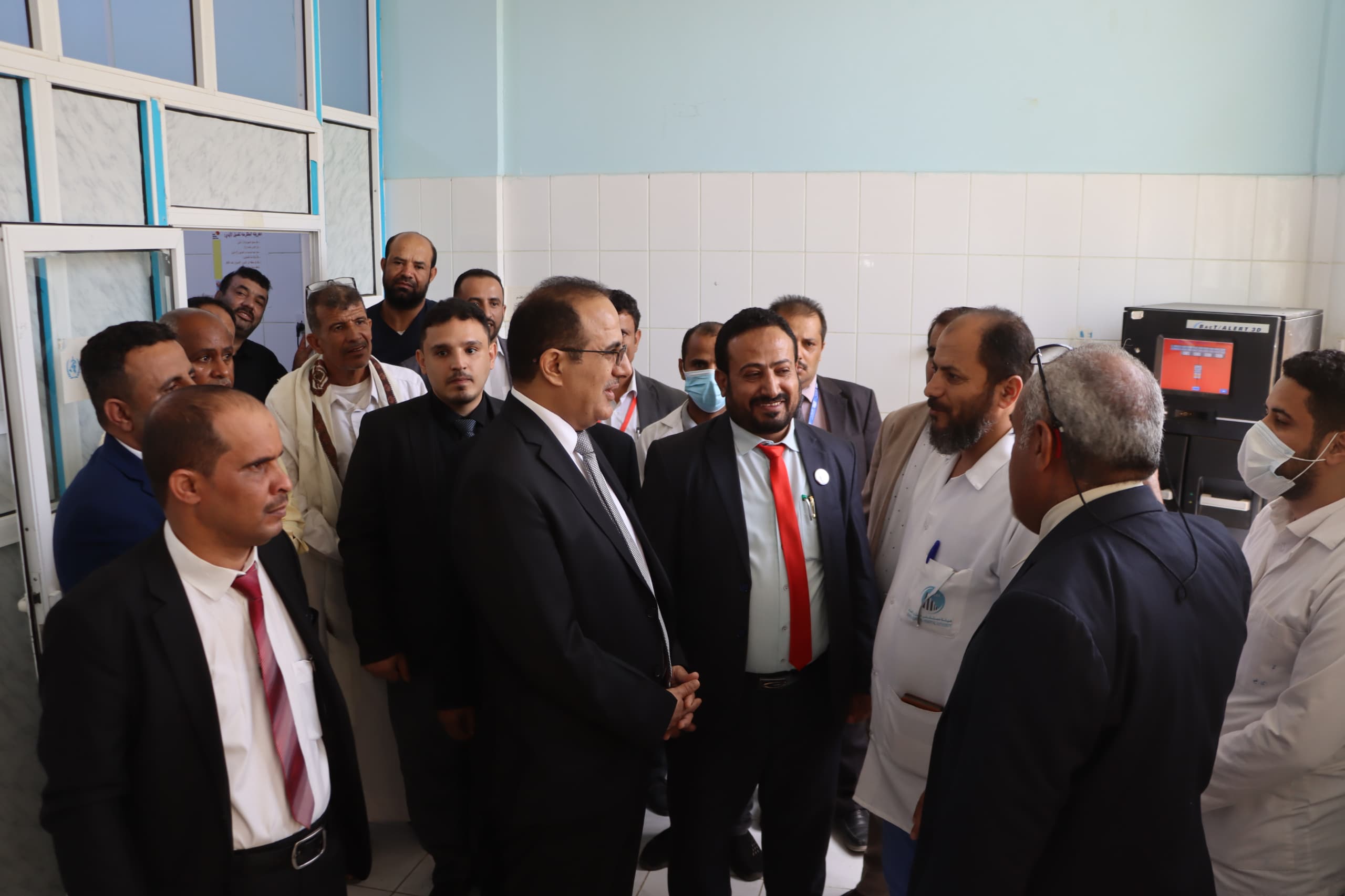 وزير الصحة يدشن الحملة التطوعية لتصحيح البتر الجراحي في هيئة مستشفى مأرب