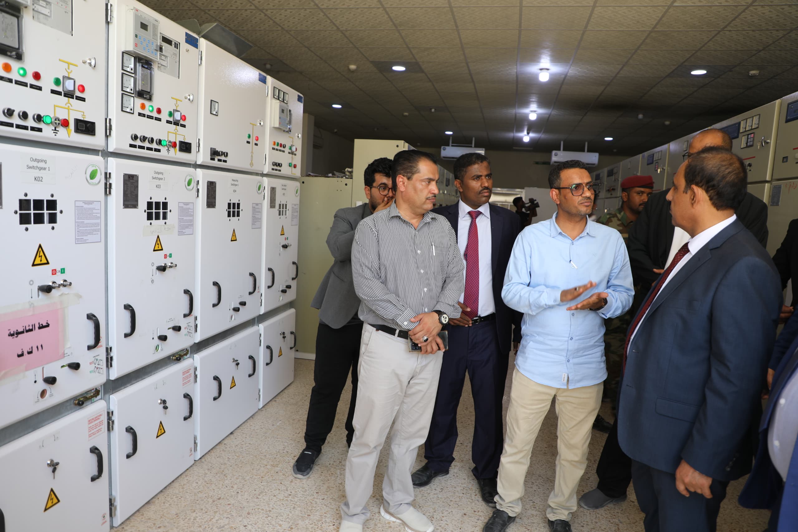 محافظ حضرموت يدشن مشاريع تعزيز كهرباء الوادي بتكلفة 3 ملايين دولار