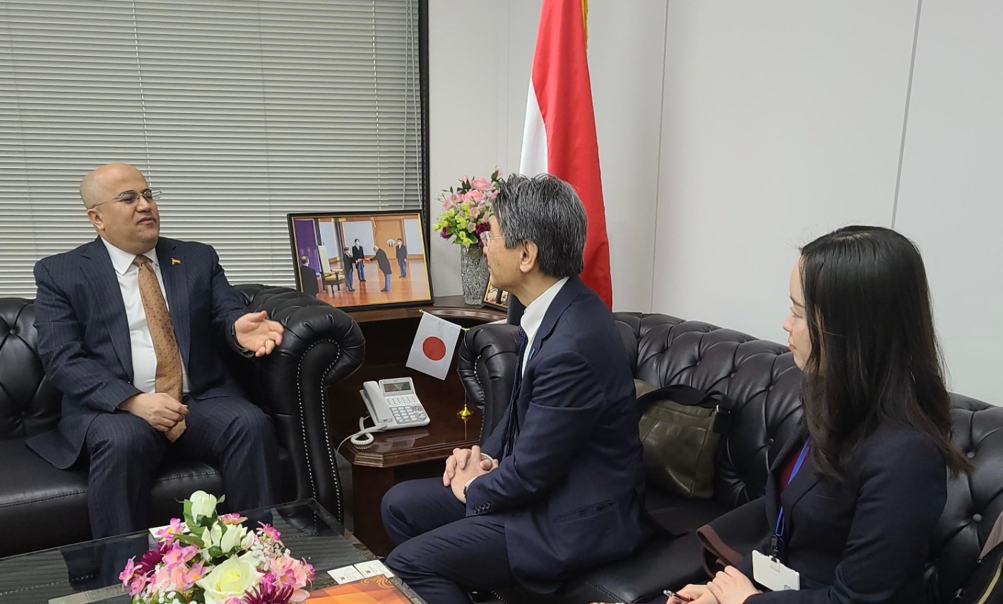 السفير السنيني يلتقي ممثل الحكومة اليابانية للسلام والاستقرار الدولي