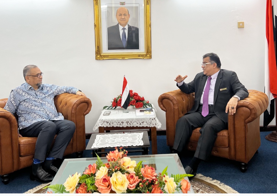 باحميد يبحث مع رئيس الوكالة الماليزية للخدمات التعليمية أوضاع الطلاب اليمنيين