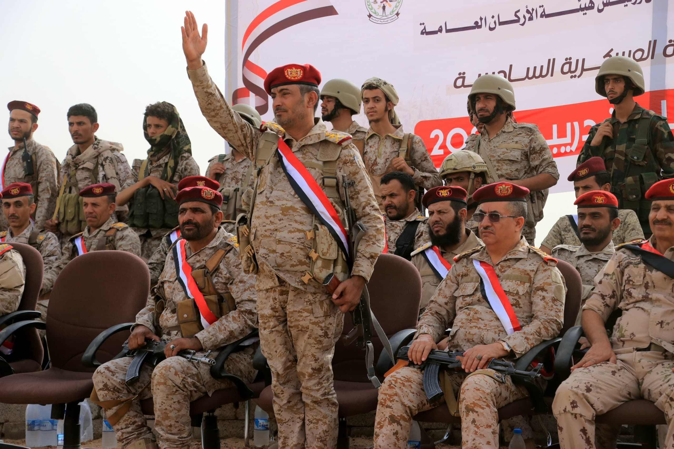 رئيس هيئة الأركان يشهد تدشين المرحلة الثانية من العام التدريبي والقتالي بالمنطقة السادسة