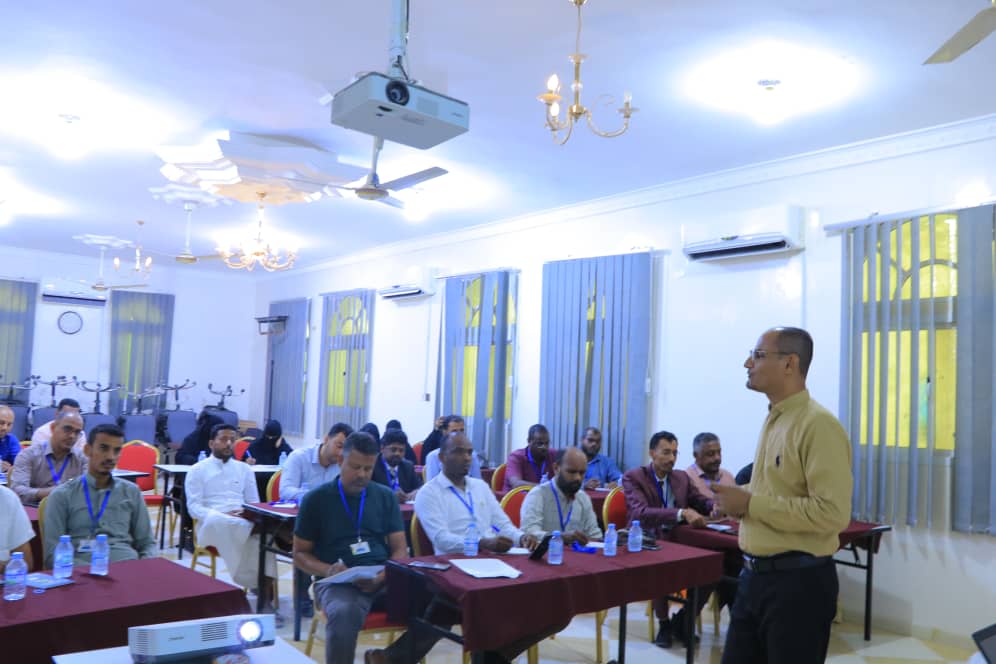 بدء دورة تدريبية بسيئون حول الذكاء الاصطناعي وتطبيقاته في مجال العمل الانساني