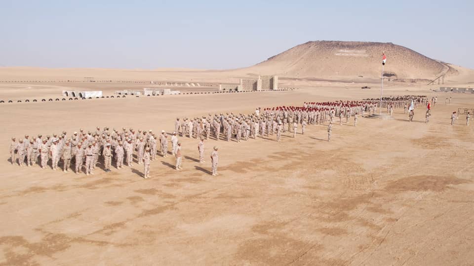 رئيس هيئة الأركان العامة يشهد حفل تخرج الدورة الرابعة صاعقة باللواء 72 مشاة
