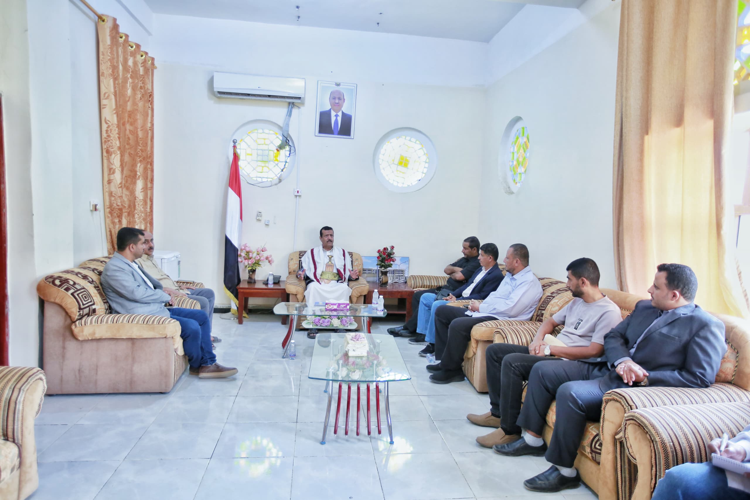 وكيل مأرب يبحث مع وفد الاغاثة الفرنسية الوضع الانساني بالمحافظة