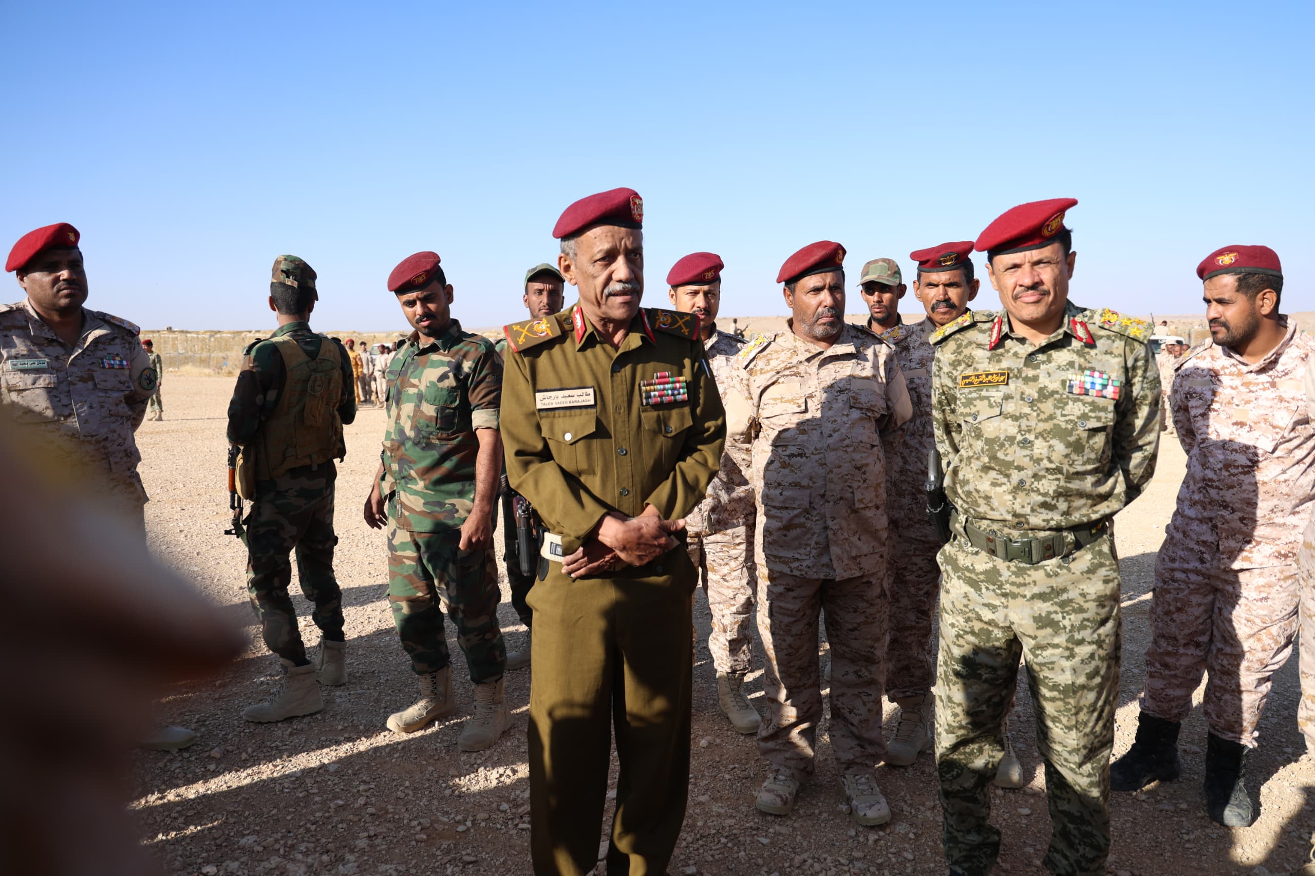 قائد المنطقة العسكرية الثانية يتفقد لوائي شبام والثاني دفاع ساحلي ويشيد بجاهزيتهما