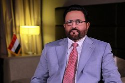 العرادة يوجه شركة صافر برفع كميات الوقود الخام لمحطات كهرباء عدن