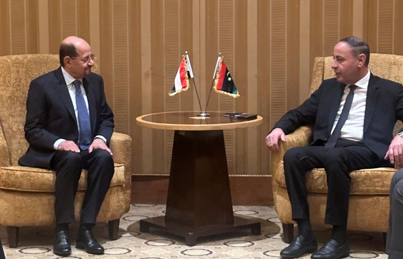 الوزير الزنداني يلتقي وزير الخارجية الليبي المكلف