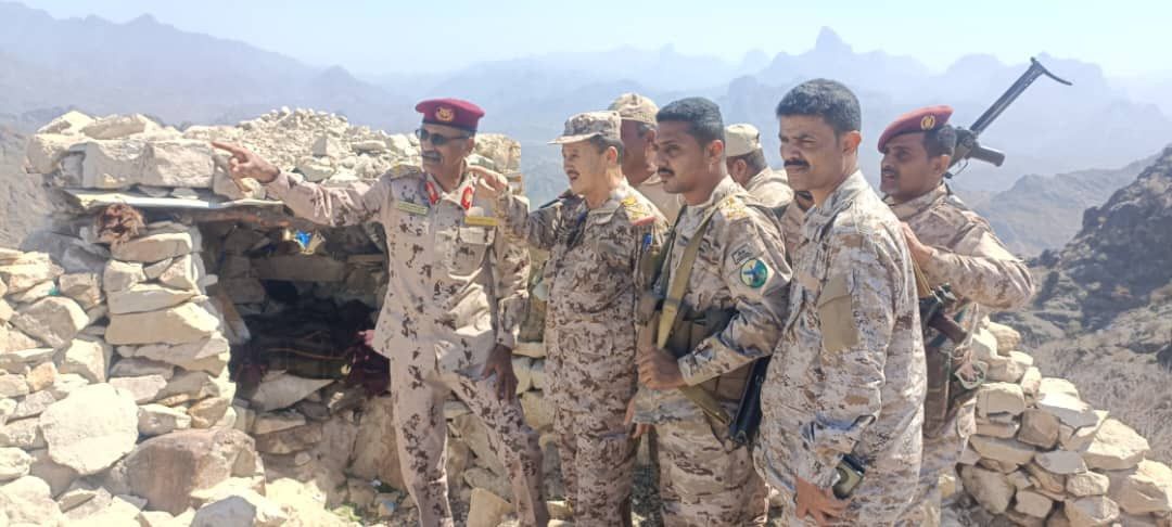 لجنة من وزارة الدفاع تتفقد جبهات كرش وتطلع على سير العمل في قاعدة العند
