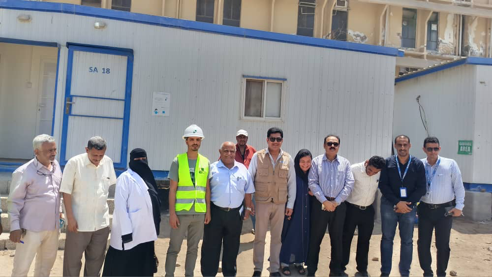 مدير مستشفى الصداقة في عدن يناقش مع مدير اليونبس بالشرق الأوسط دعم المستشفى