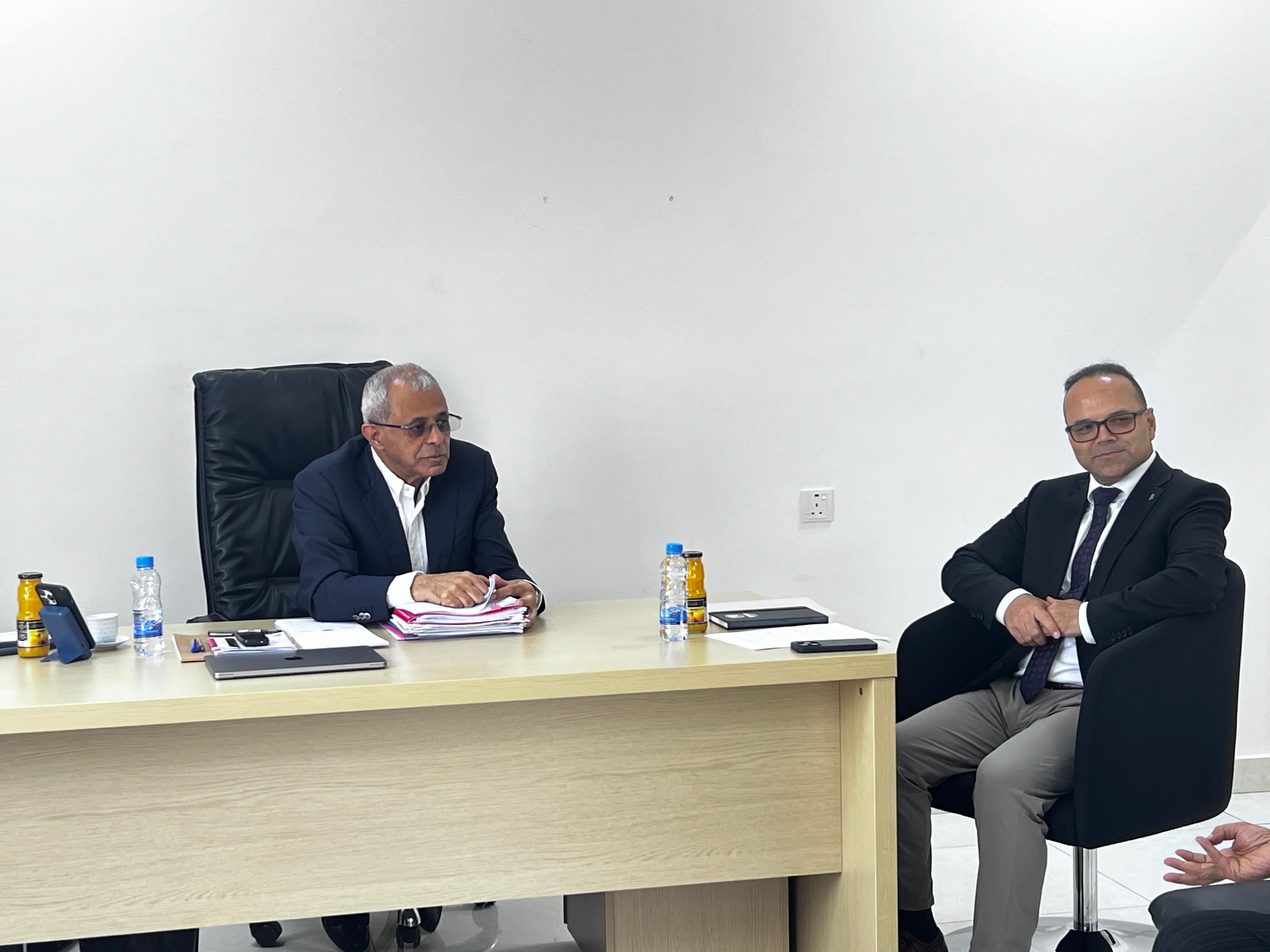 نائب وزير الخارجية يبحث مع رئيس مكتب المفوضية السامية آليات التنسيق المشترك