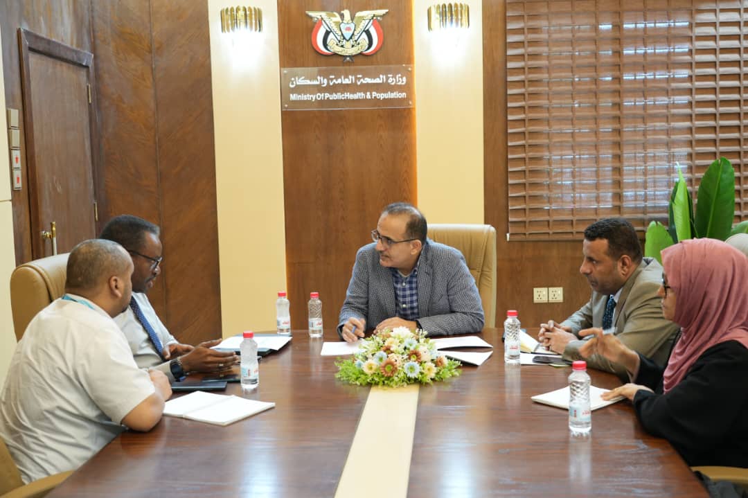 وزير الصحة يطلع على مسودة وثيقة التخطيط لقطاع الرعاية الصحية