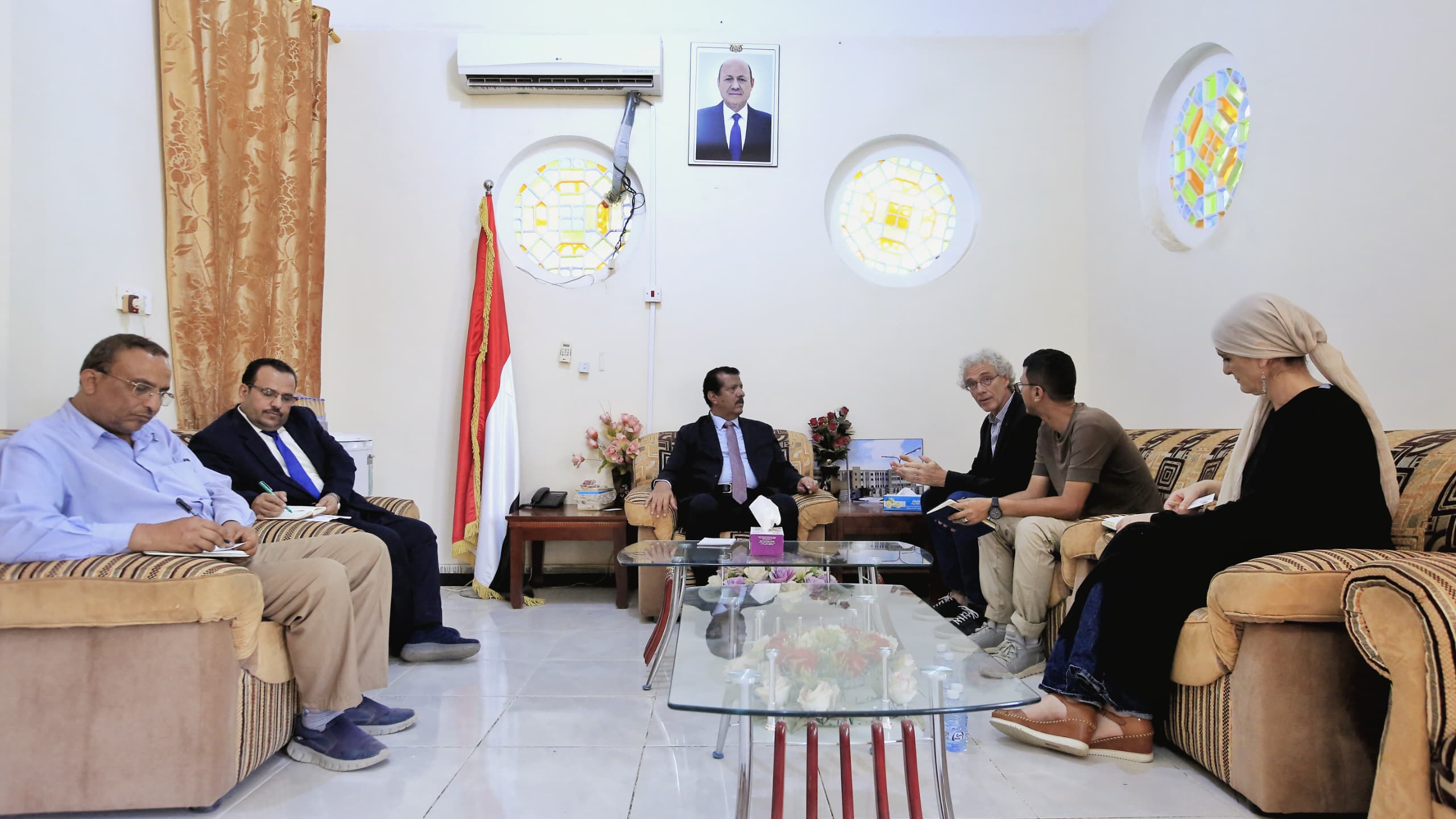 وكيل مأرب يبحث الدور الحيوي لتدخلات برنامج الغذاء العالمي في تخفيف حدة ازمة الغذاء
