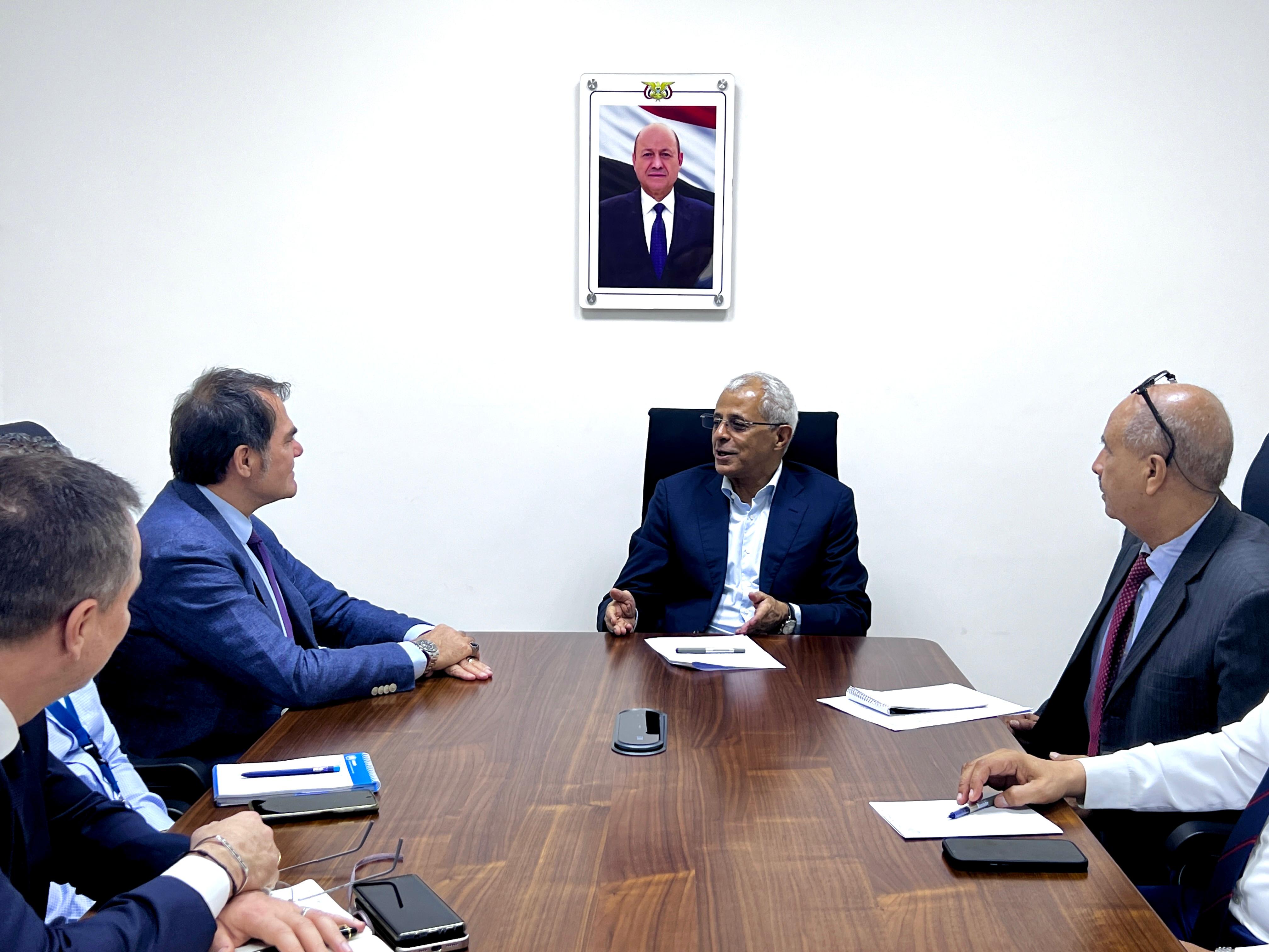 نائب وزير الخارجية يبحث مع نائب ممثل المفوضية السامية تعزيز التعاون المشترك