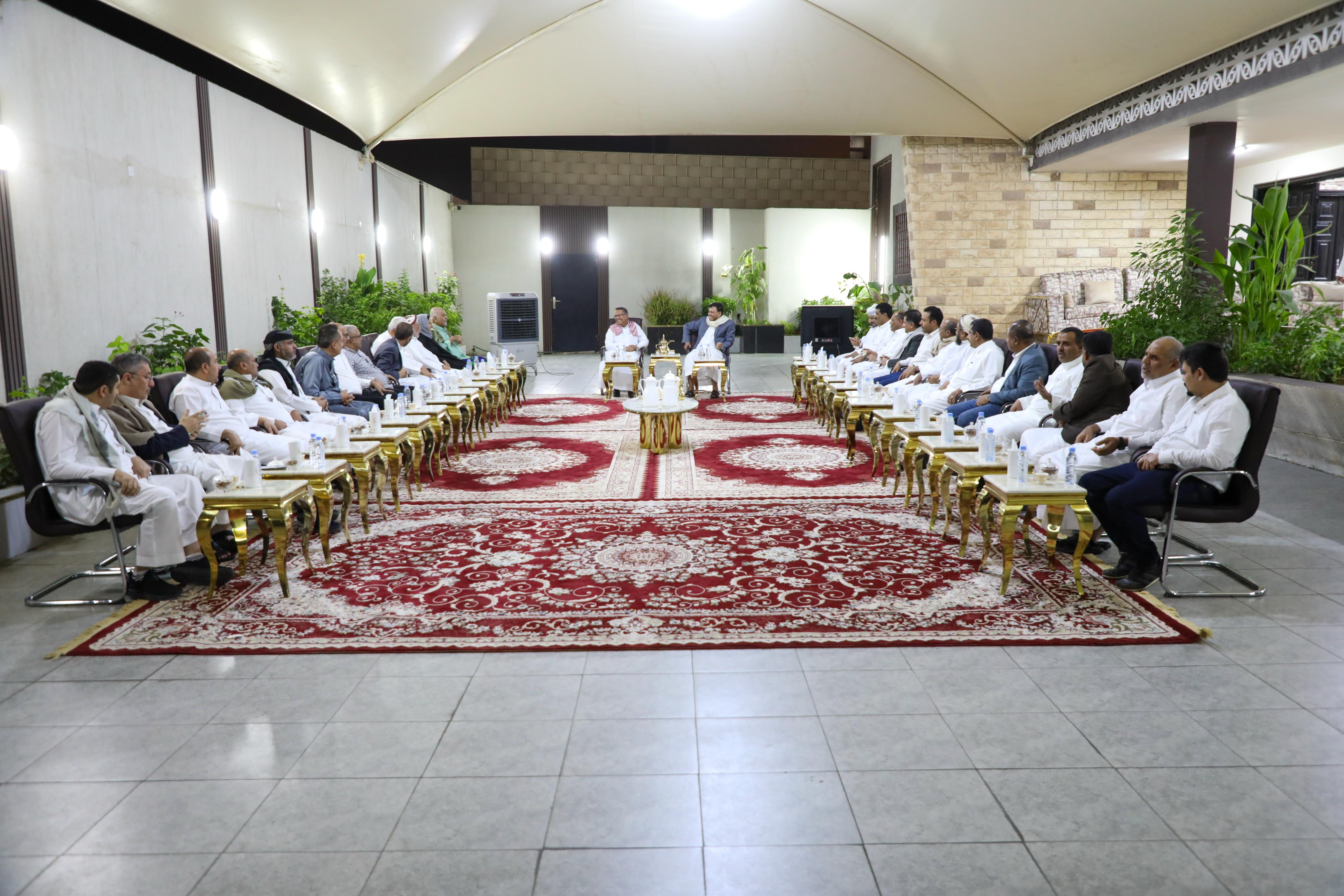 عضو رئيس مجلس القيادة الدكتور عبدالله العليمي يلتقي قيادات التكتل الوطني للأحزاب والمكونات السياسية