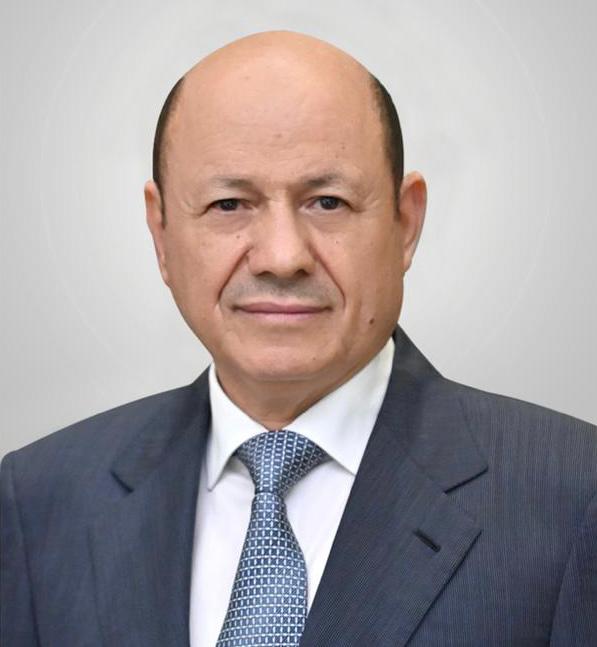 رئيس مجلس القيادة يعزي بوفاة الدكتور عبدالله المجاهد