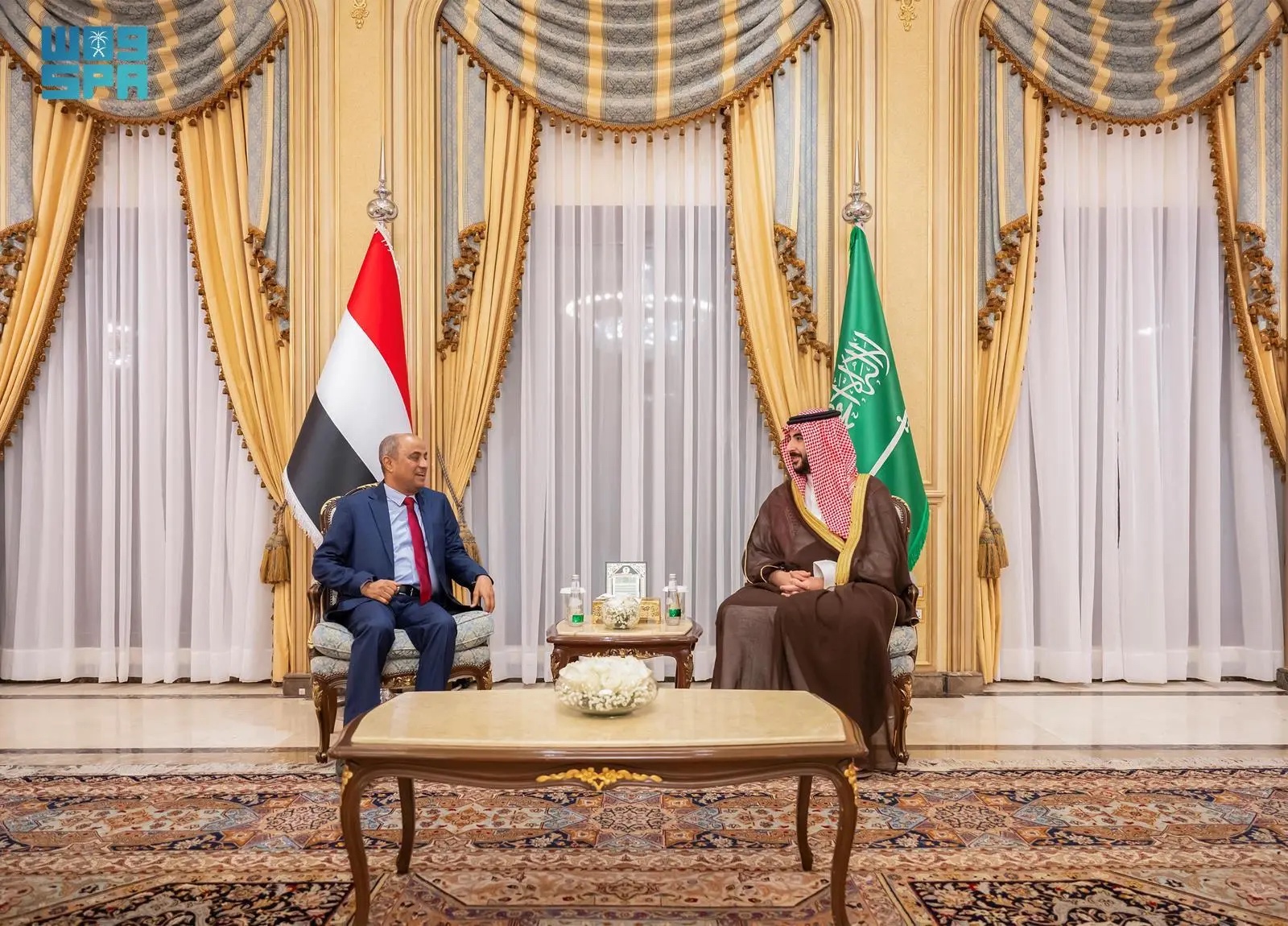 رئيس مجلس الوزراء يلتقي وزير الدفاع السعودي