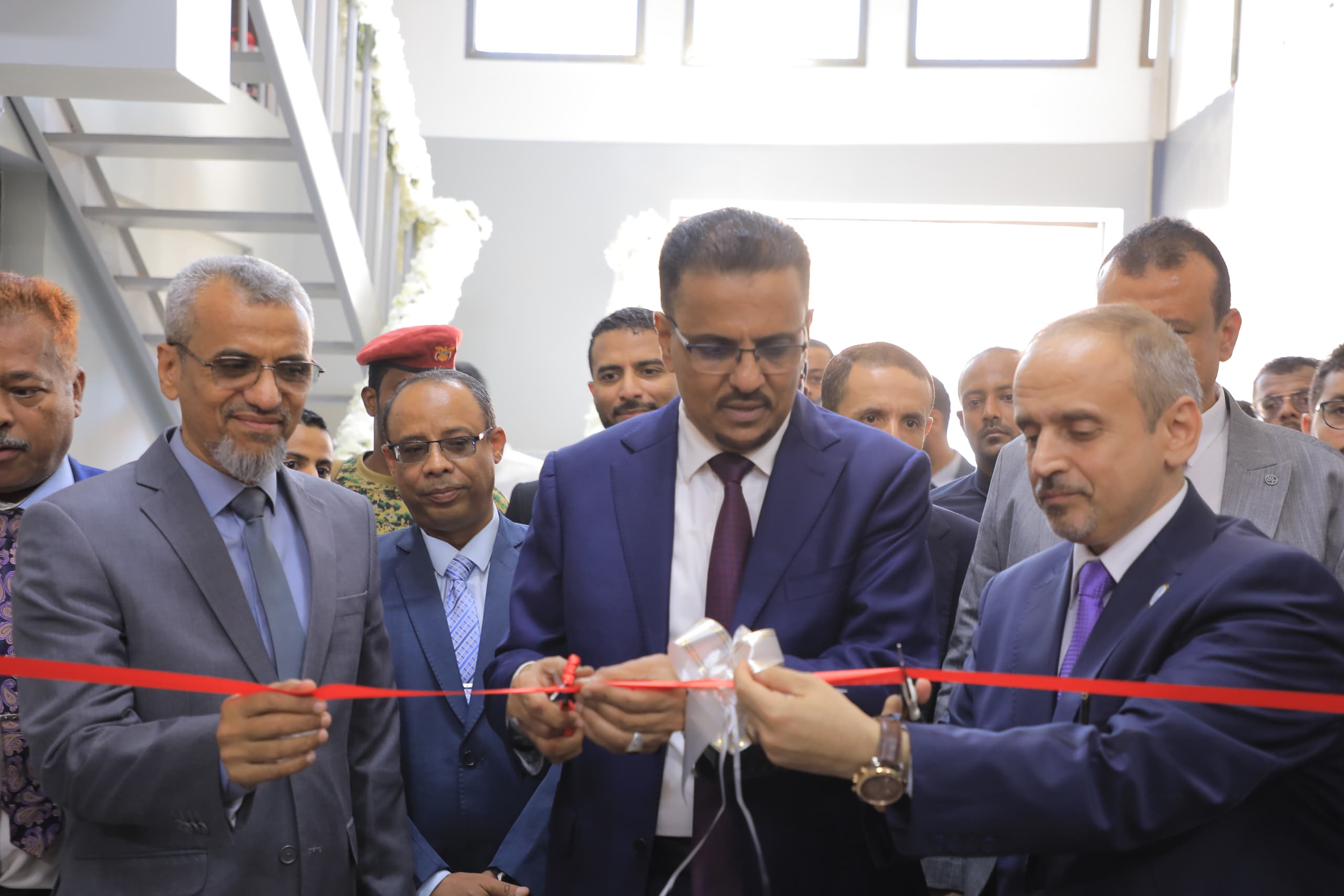 الوزير الوصابي يدشن برنامج تطوير تخصص التبريد والتكييف في المعهد التقني بالمكلا
