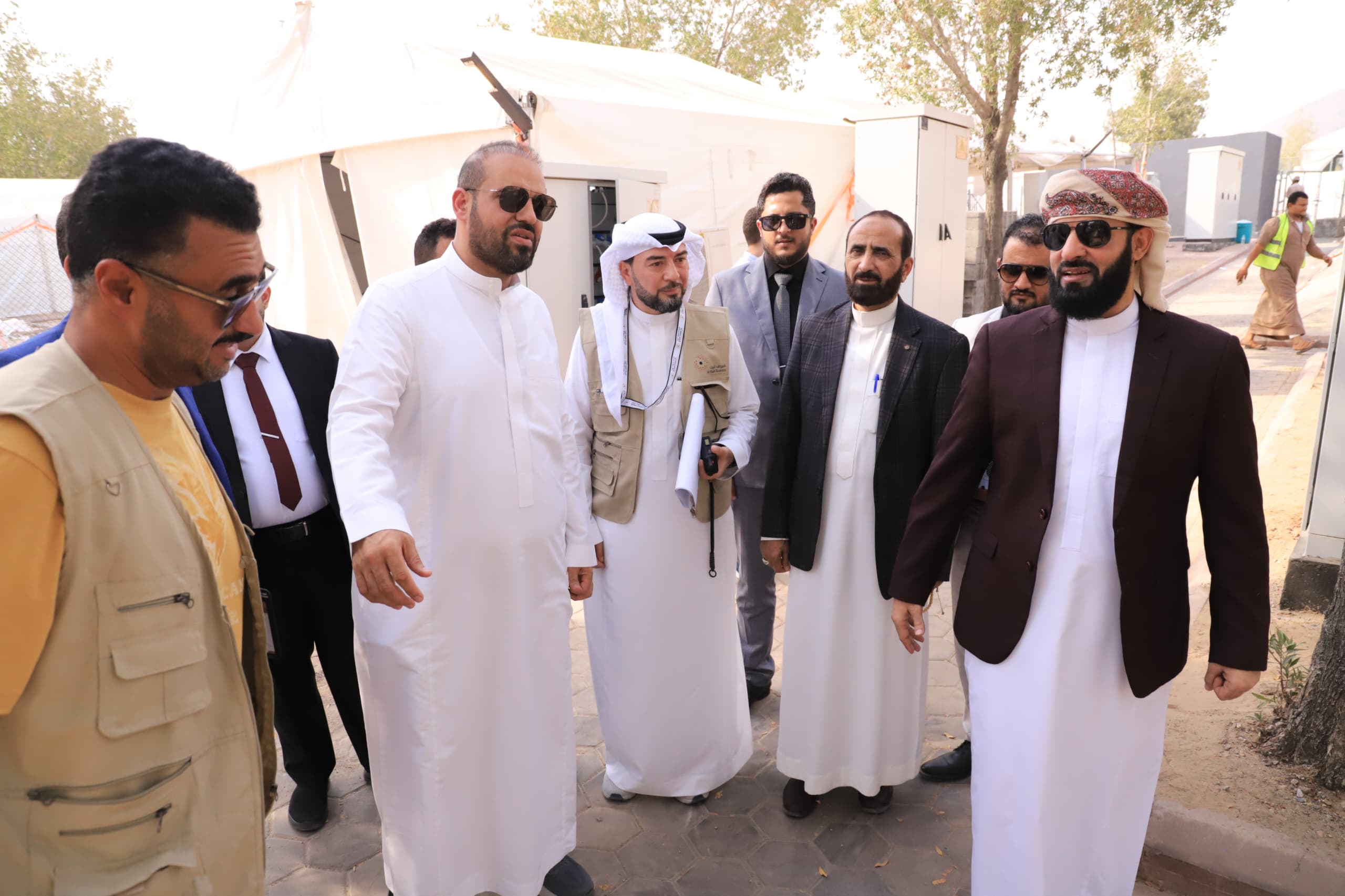 وكيل قطاع الحج والعمرة يطلع على مخيمات الايواء في منى وعرفة