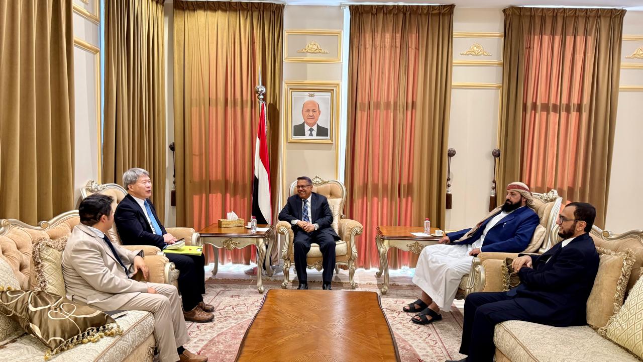 رئيس مجلس الشورى يبحث يلتقي سفير جمهورية كوريا مستجدات الأوضاع على الساحة الوطنية
