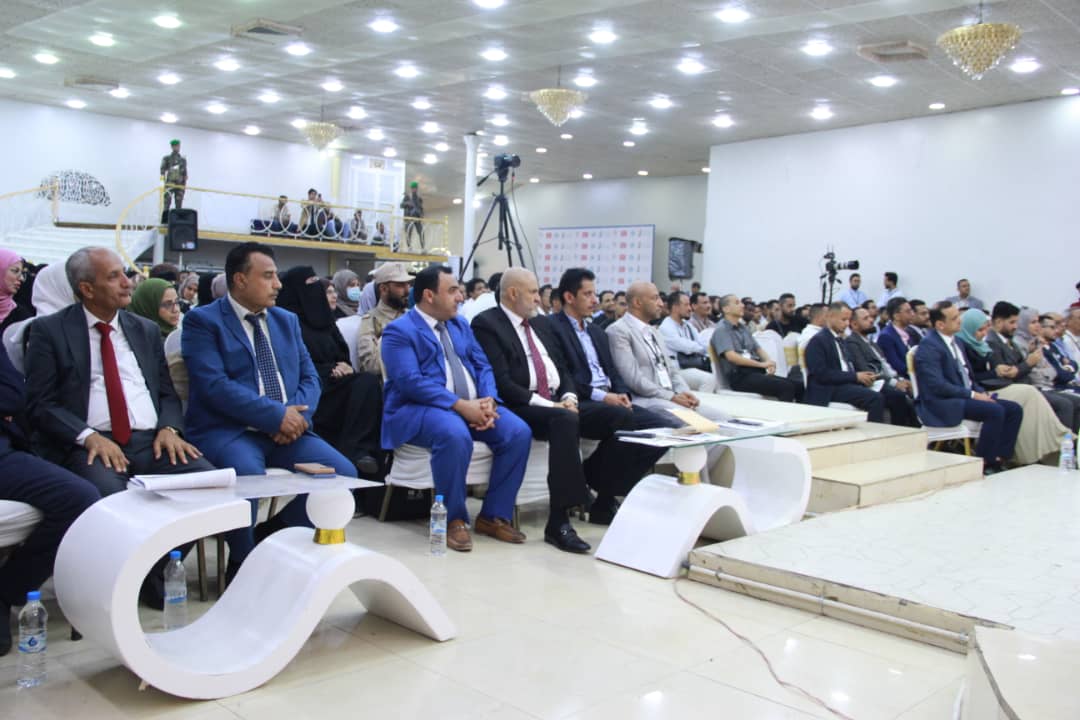 محافظ تعز يدشن فعاليات المؤتمر الأول للشباب بالمحافظة