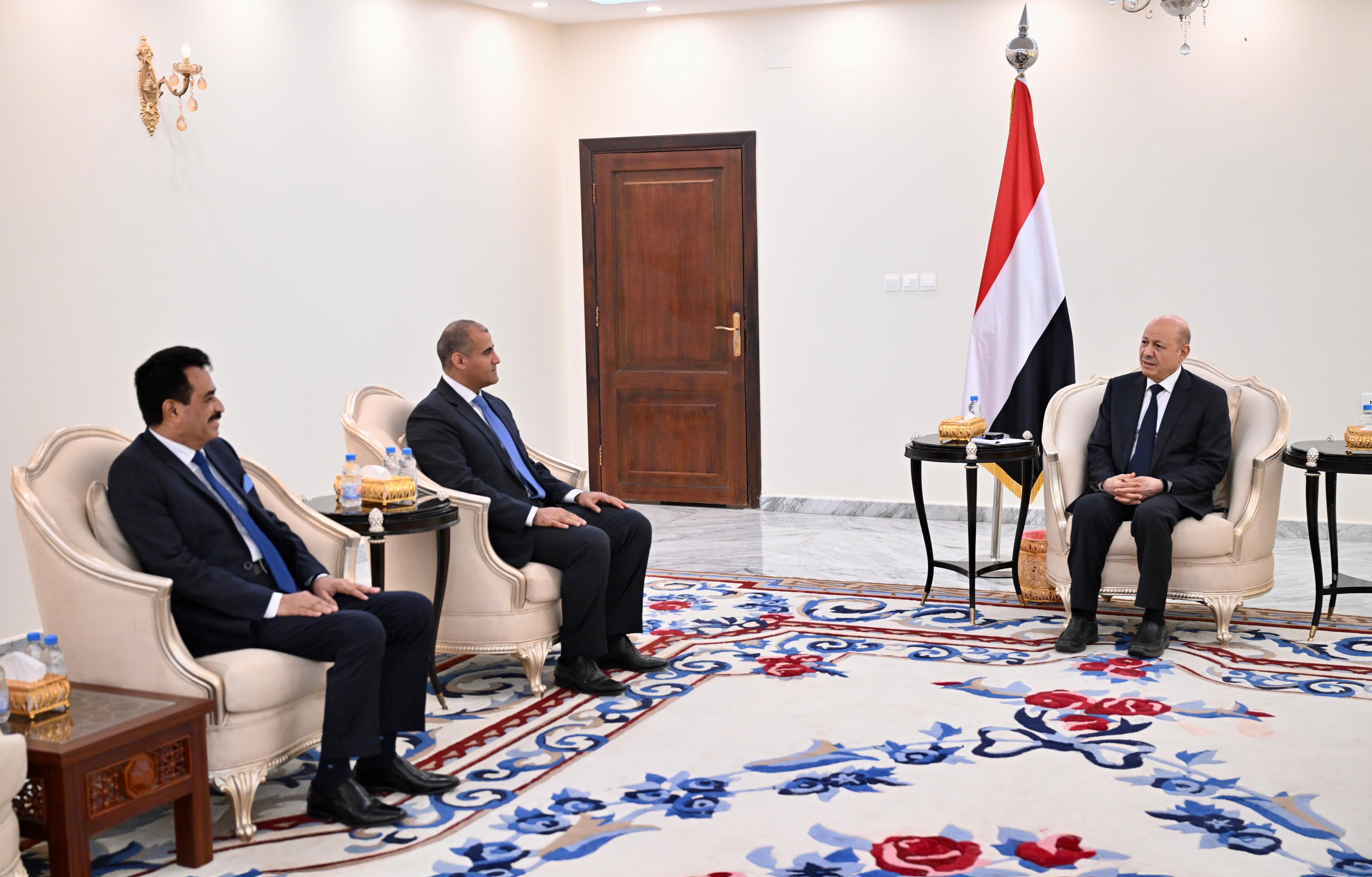 سفيرا اليمن لدى التشيك واندونيسيا يؤديان اليمين الدستورية