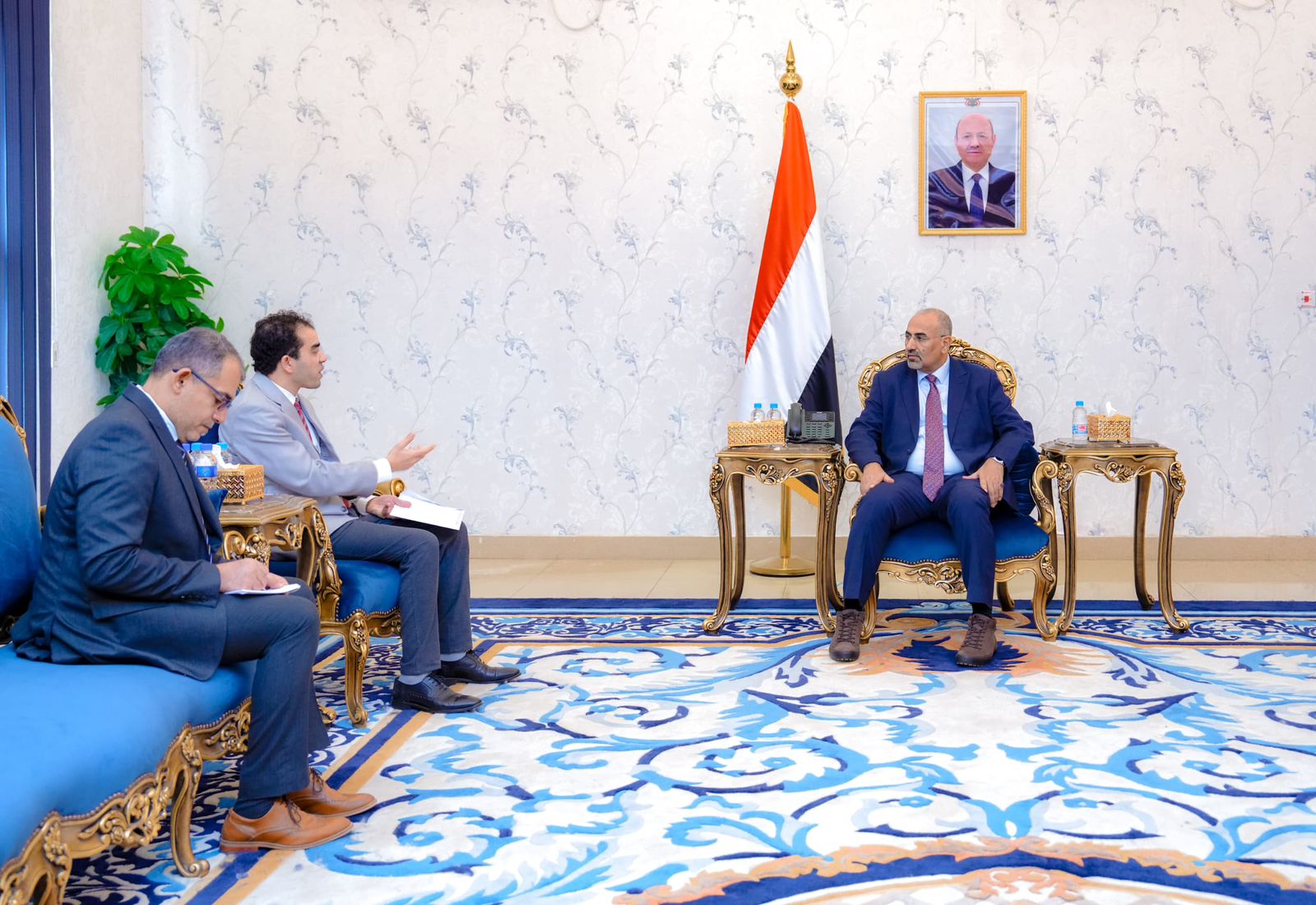 عضو مجلس القيادة اللواء الزُبيدي يشيد بالتدخلات الإنسانية للجنة الدولية للصليب الأحمر