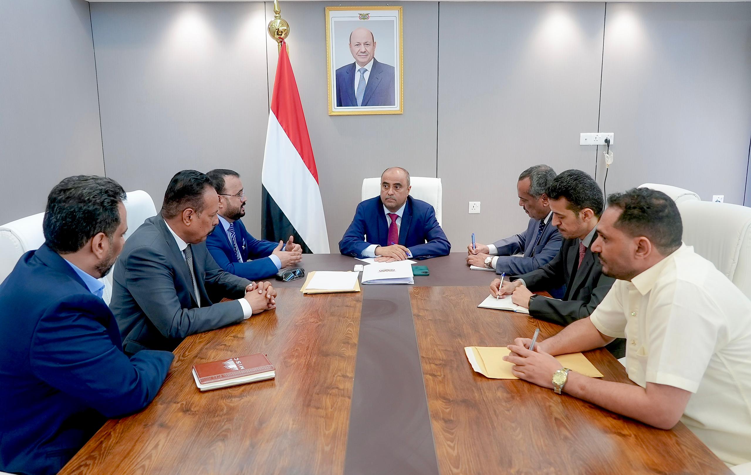 رئيس الوزراء يوجه صندوق صيانة الطرق بتجاوز اختلالات الفترة السابقة والانتقال لمرحلة جديدة من العمل المؤسسي