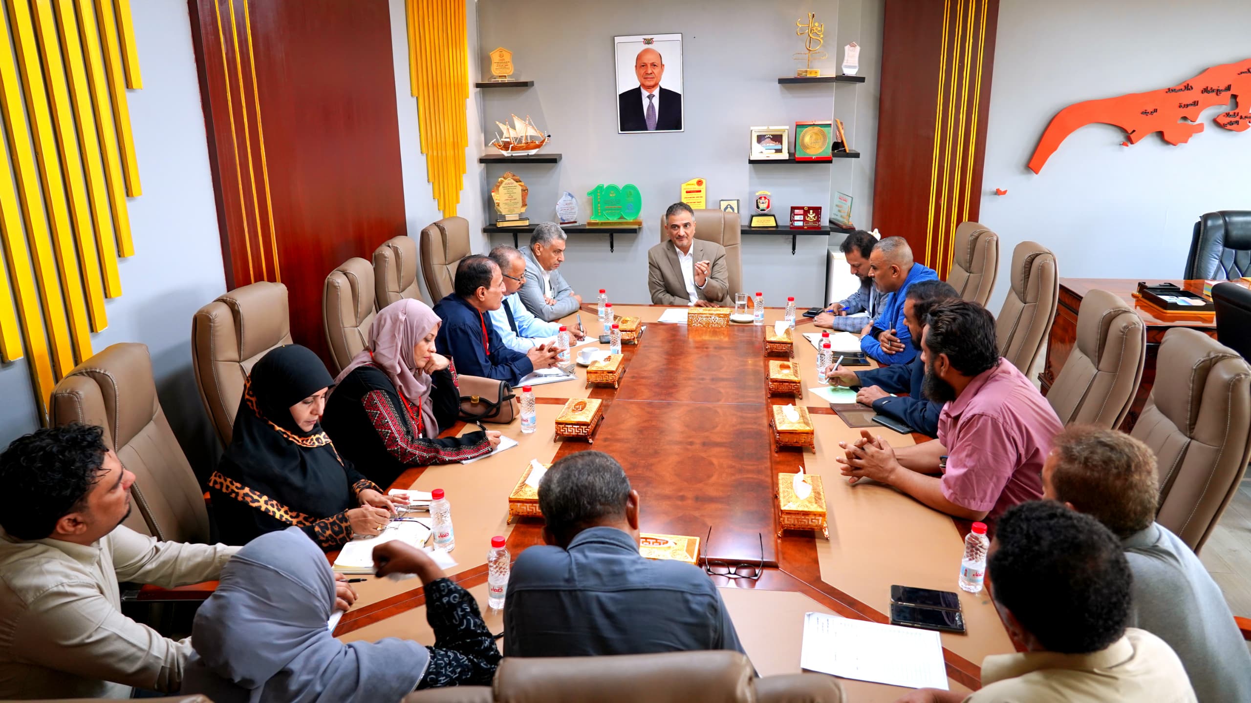 السلطة المحلية بمحافظة عدن تقر رفع حافز المعلمين إلى 50 ألف ريال