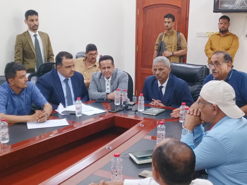 محافظ لحج: مستمرون في تثبيت سعر الصرف وضبط السوق لصالح المواطنين