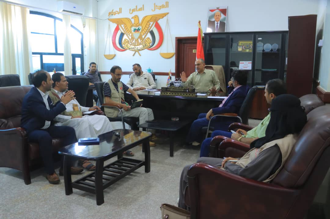 رئيس نيابة استئناف مأرب يناقش مع وفد حقوقي أوضاع النزلاء والمحتجزين في السجون