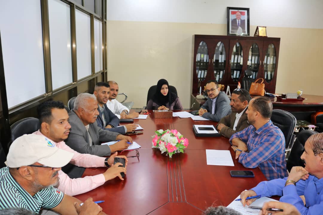 اجتماع بتعز يناقش الاوضاع الصحية وافتتاح مركز لمعالجة الإسهالات المائية والكوليرا