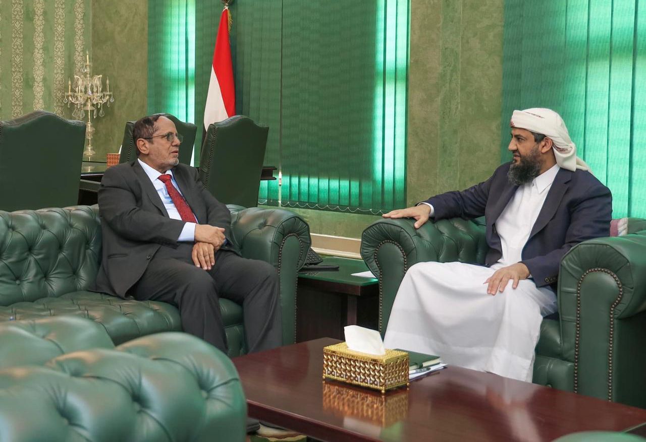 عضو مجلس القيادة المحرّمي يؤكد على الأهمية الاستراتيجية لقطاع الطيران المدني