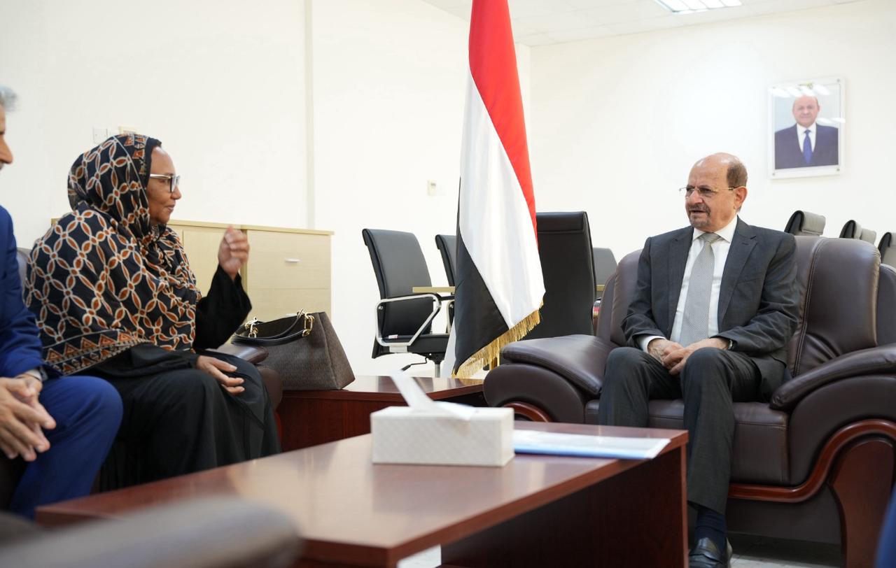 وزير الخارجية يلتقي الممثلة المقيمة لصندوق الأمم المتحدة للسكان بمناسبة انتهاء فترة عملها