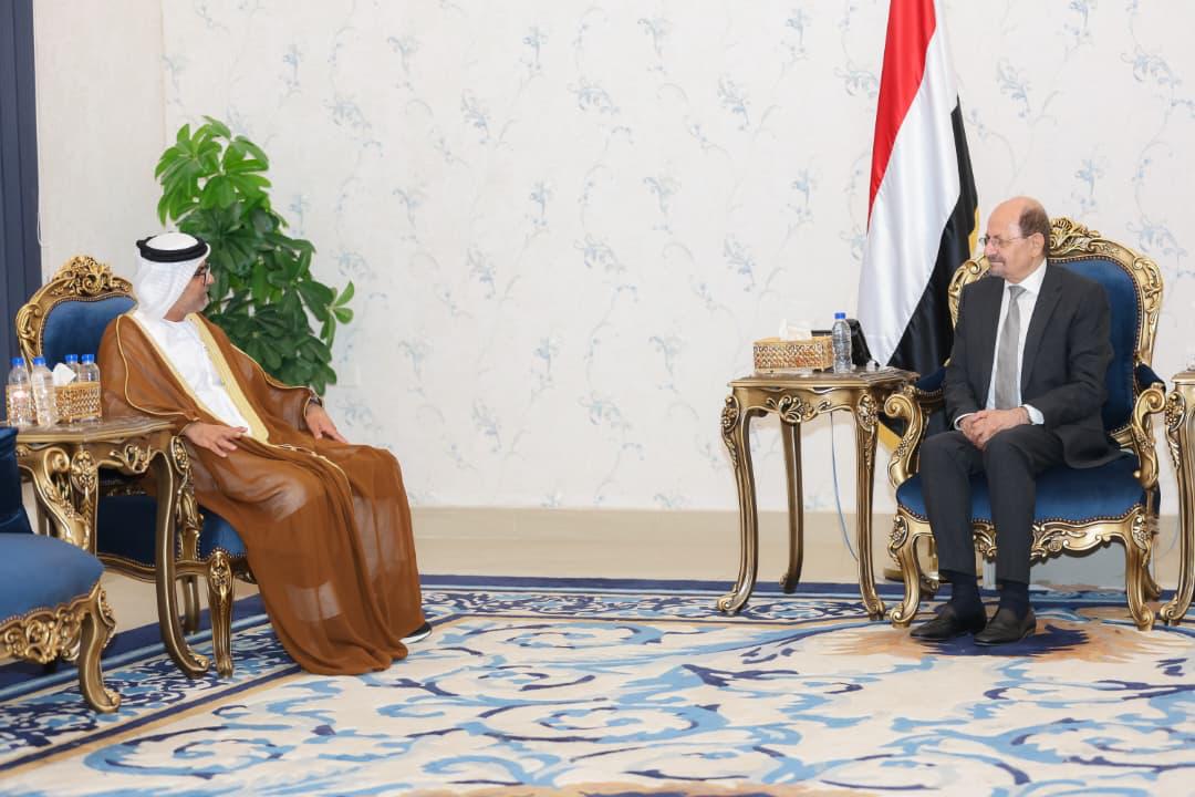 وزير الخارجية يبحث مع السفير الاماراتي تعزيز التعاون في المجالات السياسية والتنموية والخدمية