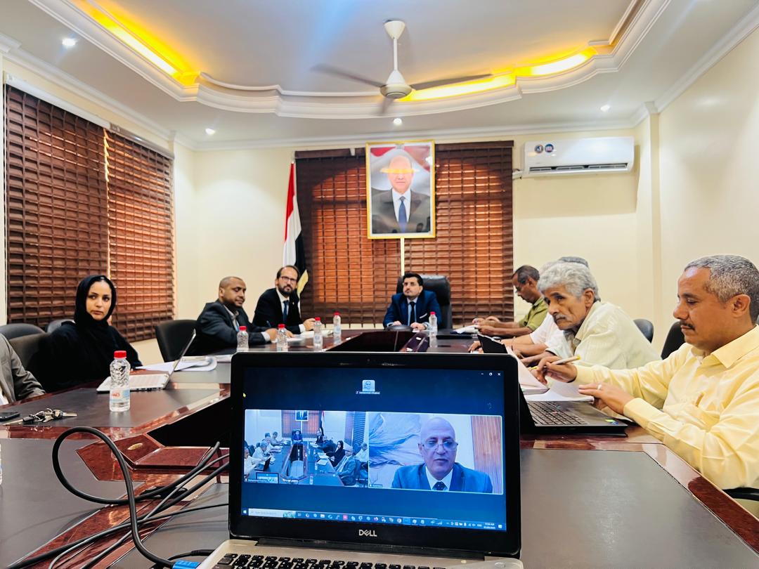 الوزير الشرجبي يبحث مع السفير السويسري تعزيز التعاون في قطاعي المياه والبيئة